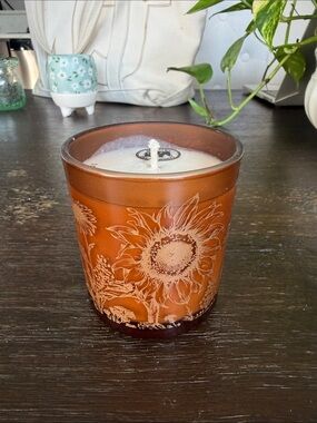 Sunflower Frosted Glass Candle - Amber
